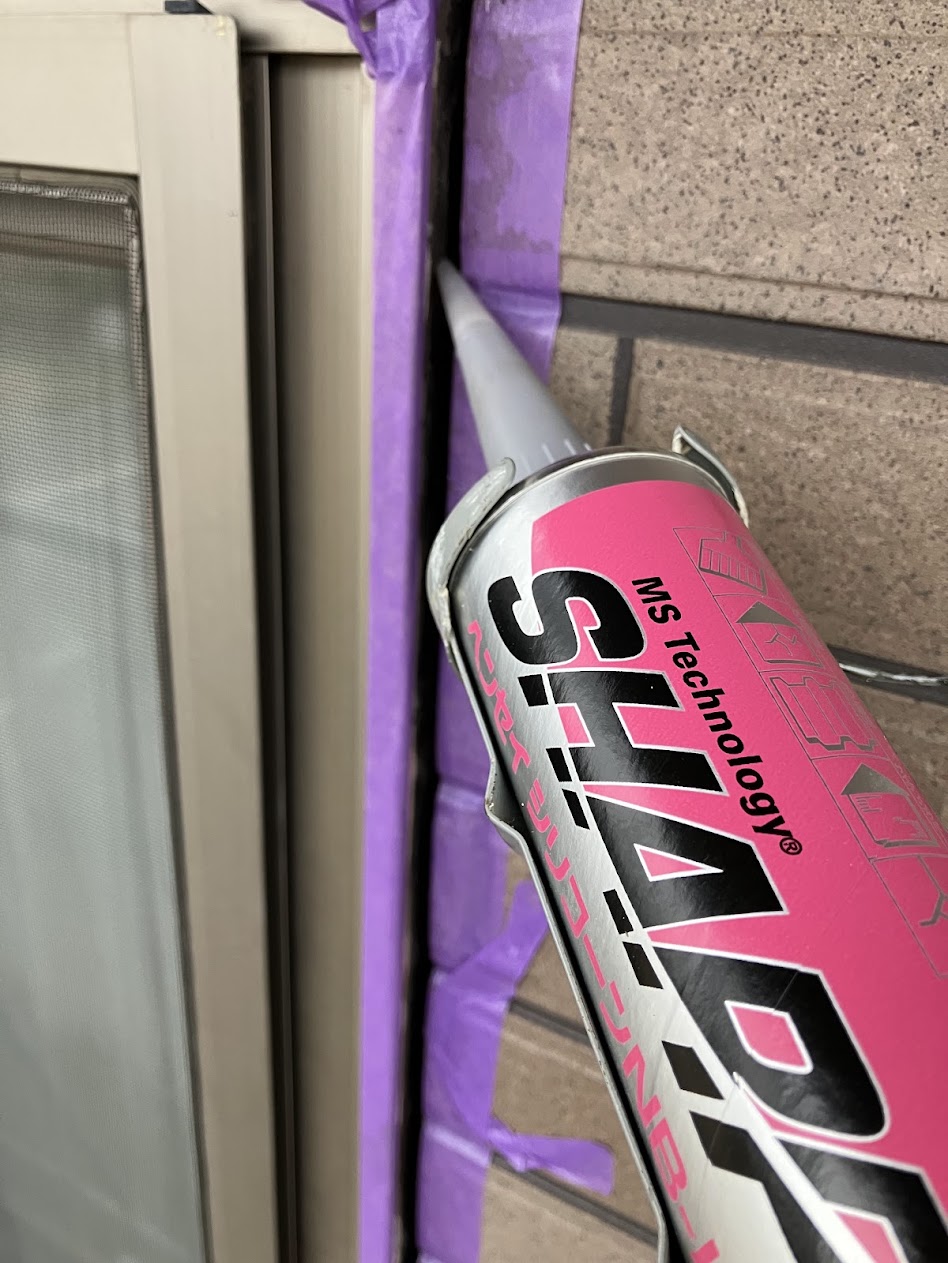 コーキング充填　サッシ周り
